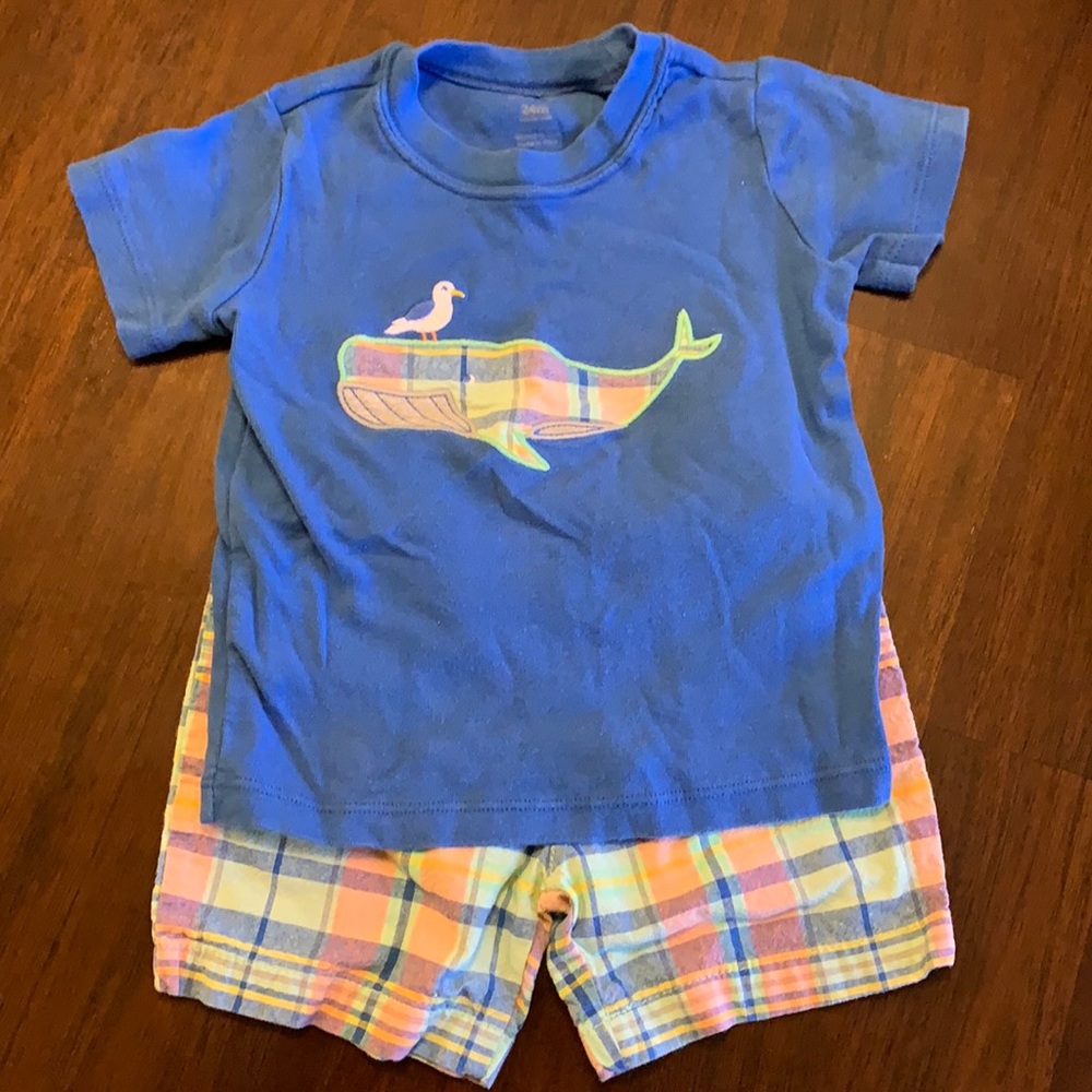 Carter’s 2-piece T-shirt& short set